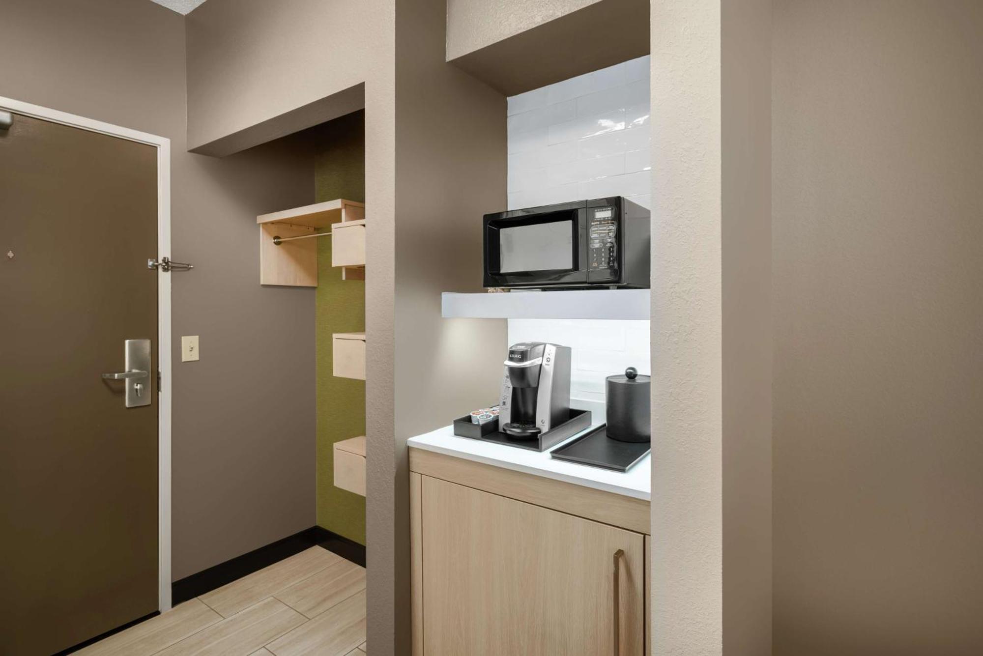 Hilton Garden Inn Louisville East Bagian luar foto
