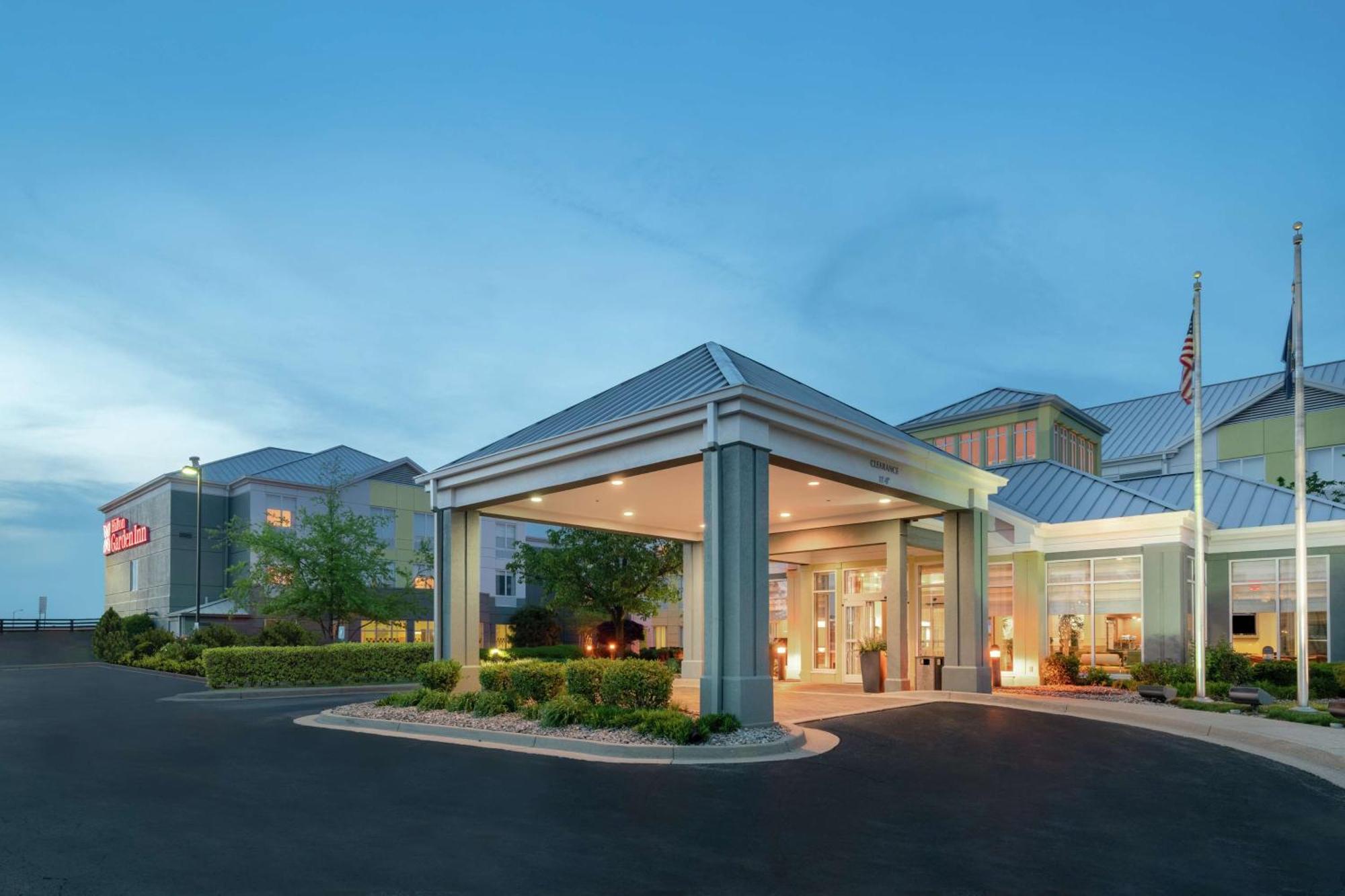Hilton Garden Inn Louisville East Bagian luar foto