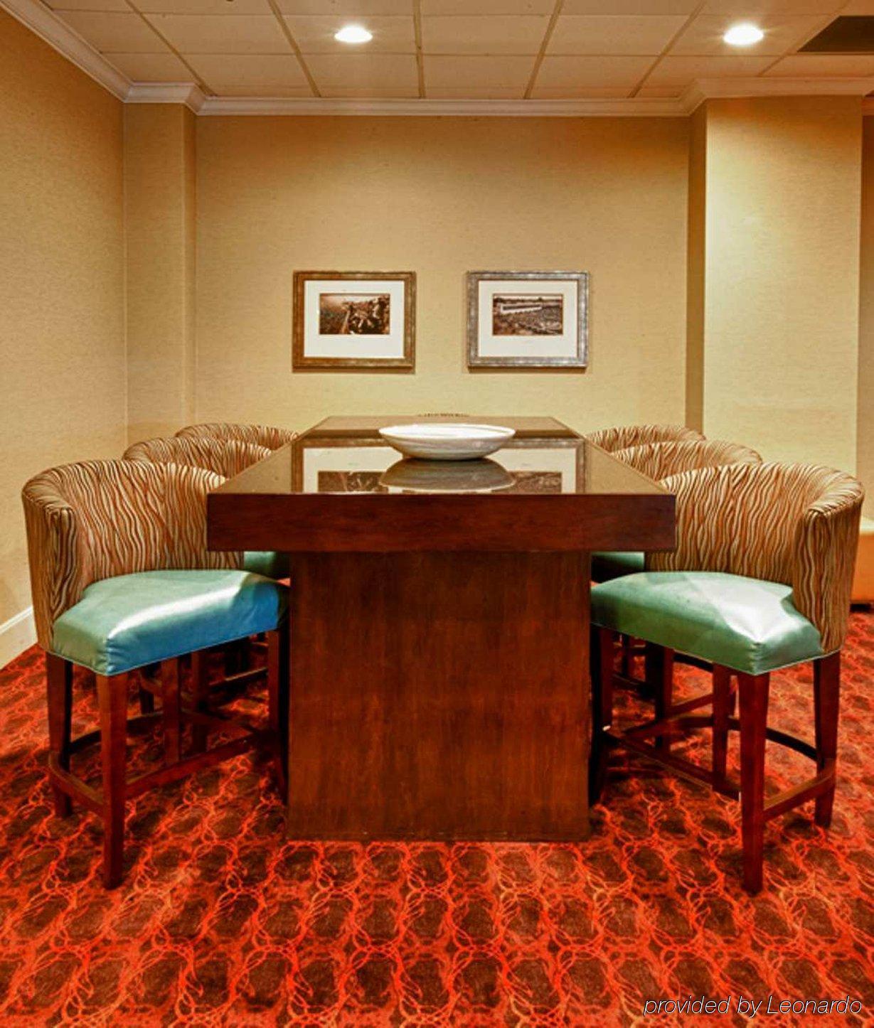 Hilton Garden Inn Louisville East Ruang foto