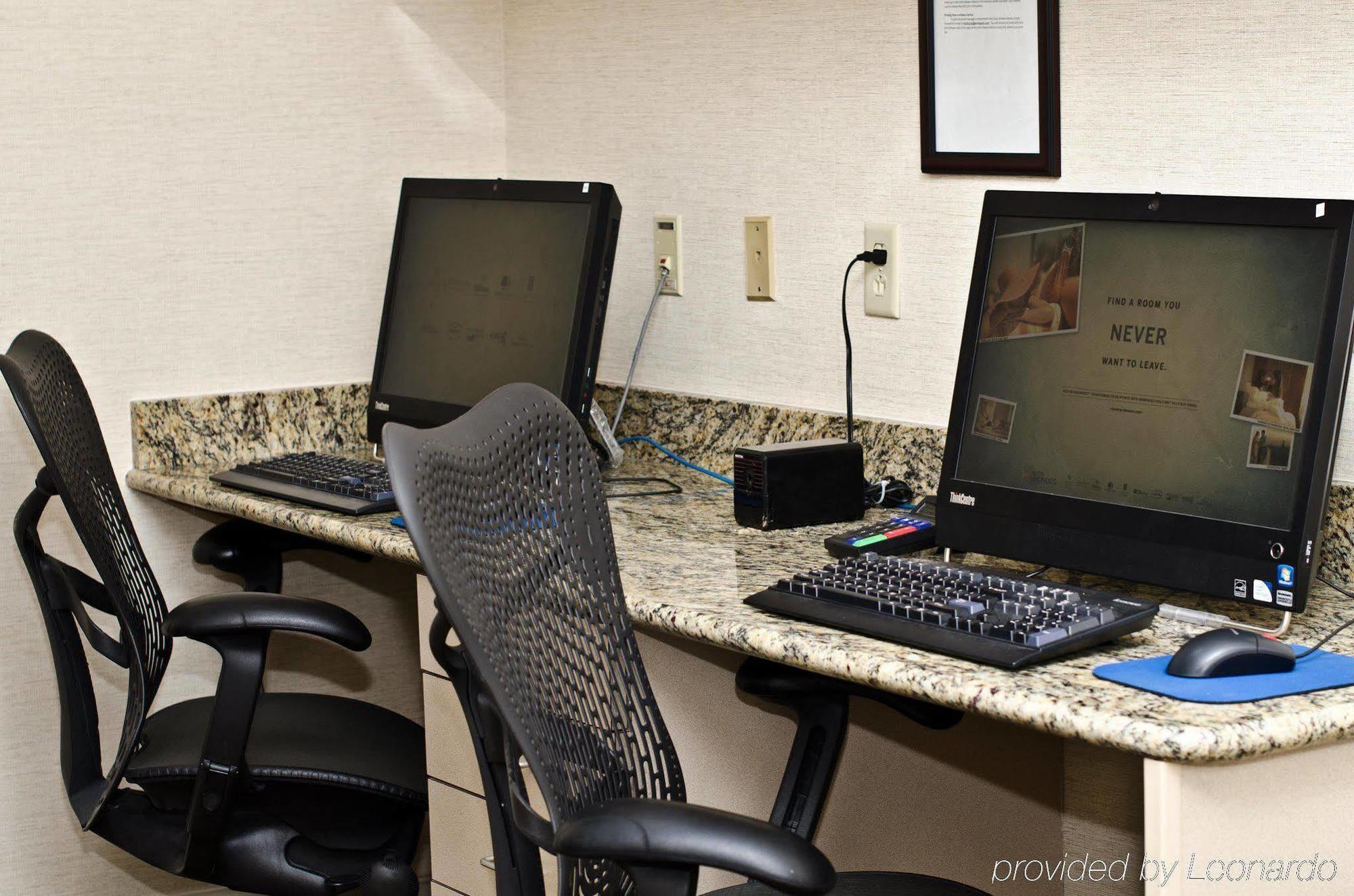 Hilton Garden Inn Louisville East Bagian luar foto