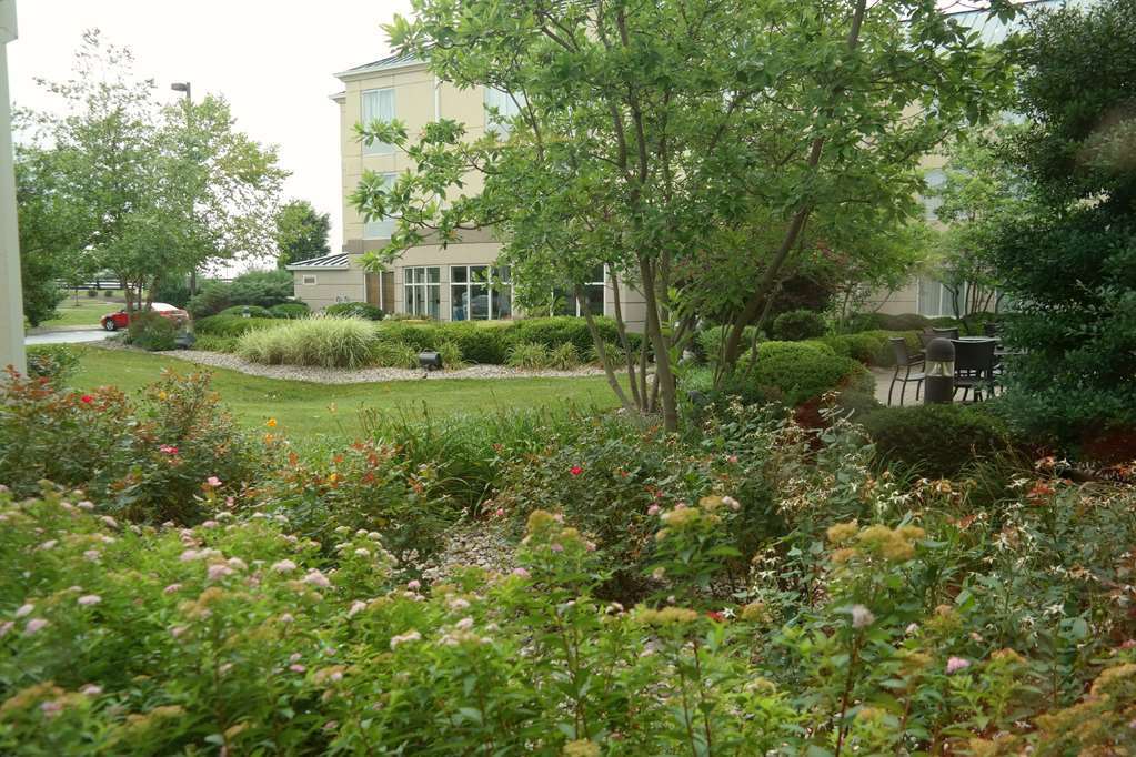 Hilton Garden Inn Louisville East Bagian luar foto