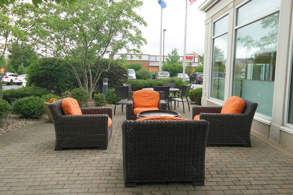 Hilton Garden Inn Louisville East Bagian luar foto